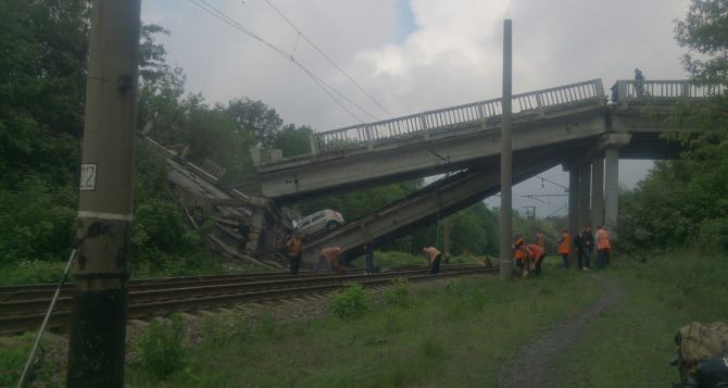 Луганск отрезан от снабжения: на оккупированном Донбассе взорван стратегически важный мост