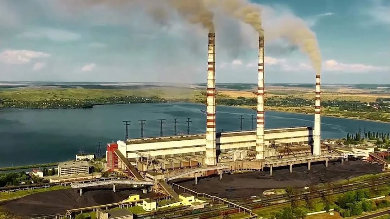 В Украине ввели экстренные графики отключений: РФ атаковала ключевые объекты энергетики