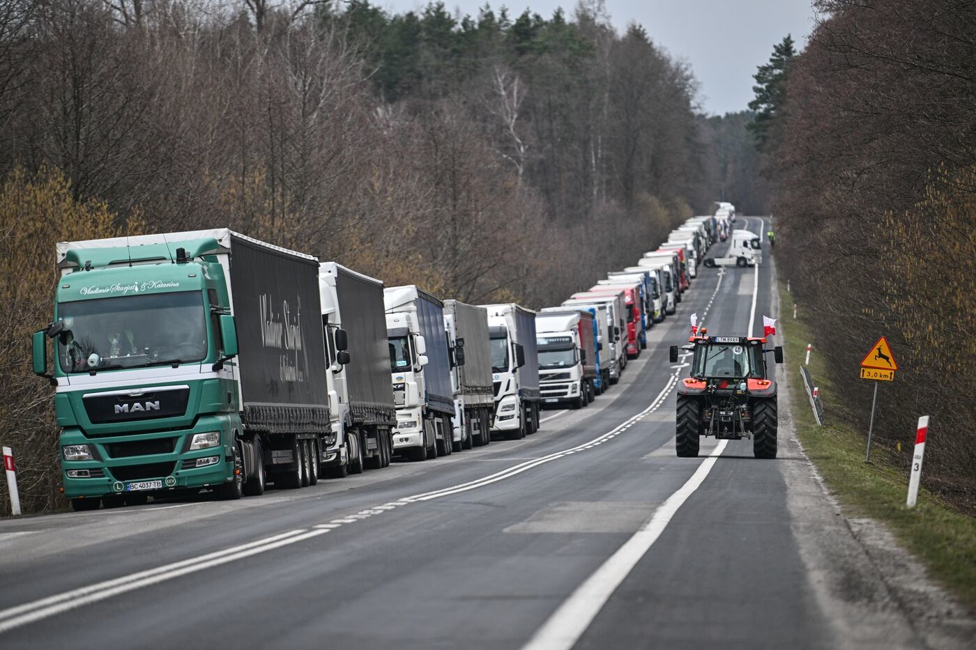 "Блокада матиме важкі наслідки", – влада України відповіла Польщі