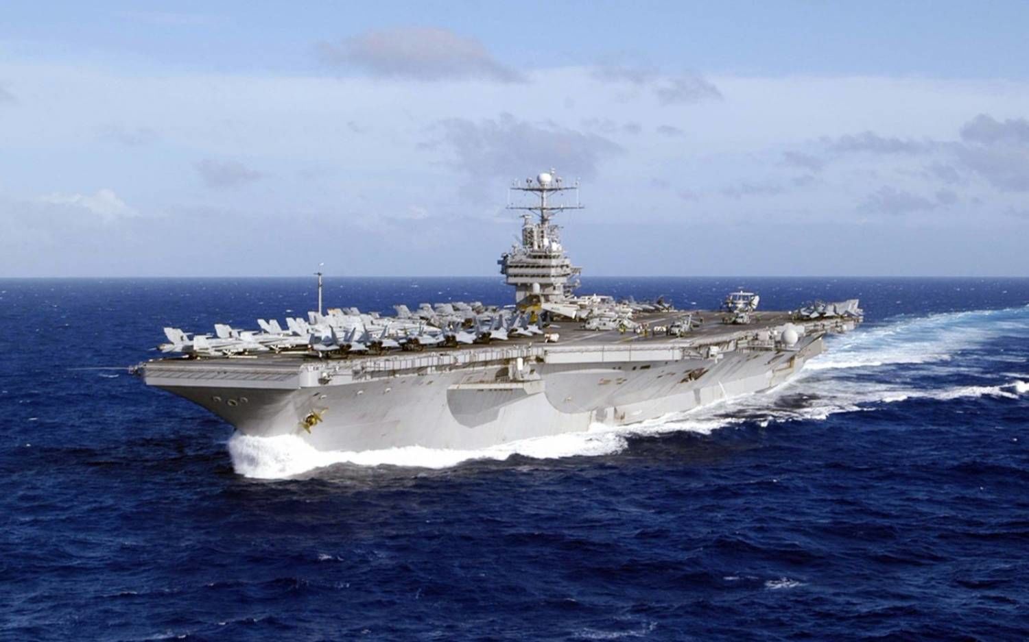 Стали известны детали ракетного удара Ирана по американскому авианосцу "Авраам Линкольн"