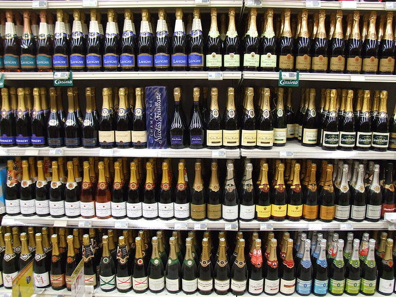 В Мариуполе ввели ограничения на продажу алкоголя, - горсовет