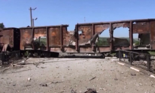 Террористы обстреляли из артиллерии поезд "Укрзализныци" на Донетчине