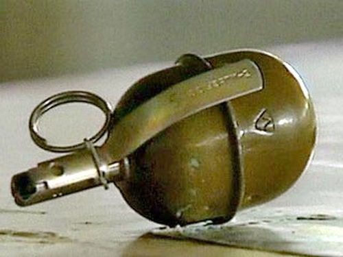 В центре Донецка неизвестный бросил гранату в толпу людей