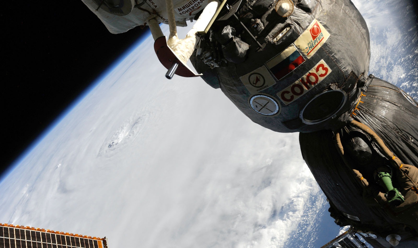 Хваленое русское качество: астронавт NASA рассказал о худшем моменте в своей жизни - разгерметизации ракеты "Союз" на высоте 8 км