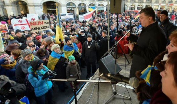 Порошенко: Весь мир сегодня с Украиной, Россия - в изоляции