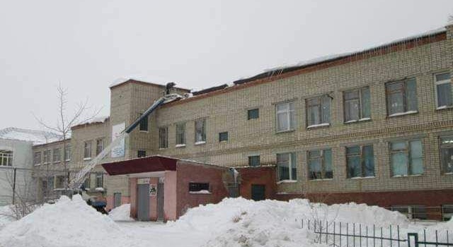 Очередное ЧП в Российской Федерации: рухнула крыша одной из школ в Саратовском регионе