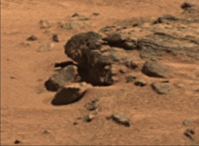 На Марсе найдена огромная каменная голова - СМИ