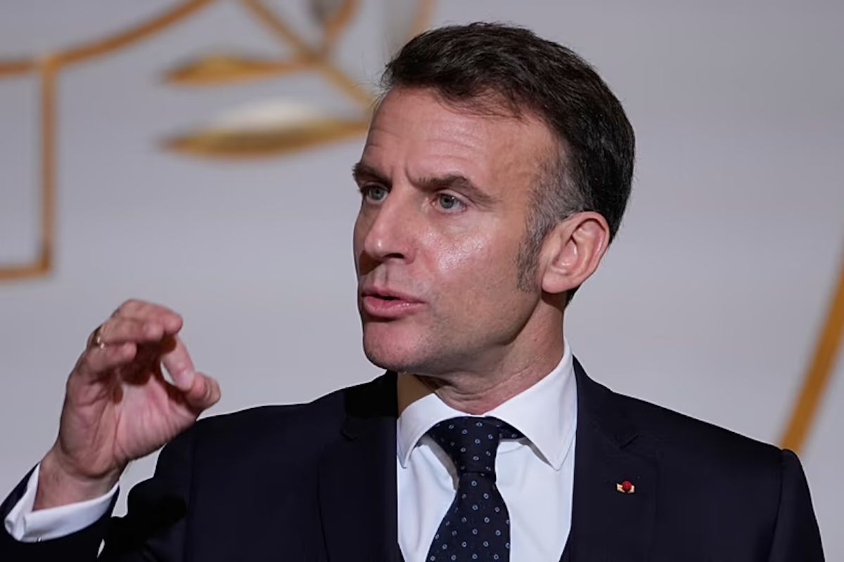 Макрон объявил о подготовке диалога с Путиным, несмотря на то что тот "не демонстрирует готовности к миру"