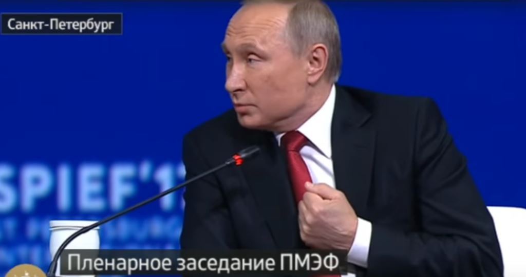 Хамство и глупые "шутки" хозяина Кремля: журналистка NBC буквально разгромила Путина, заставив его просить у зала таблетки от истерики