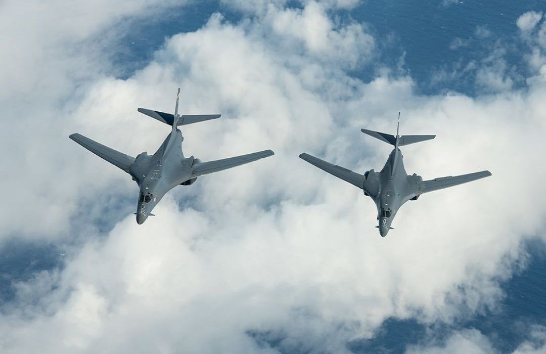 ВВС США срочно перебросили 4 стратегических бомбардировщика B-1B в Европу для сдерживания России