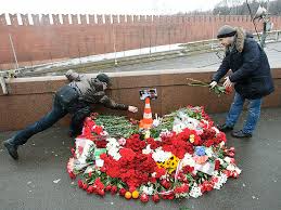 В Москве восстановлен мемориал Бориса Немцова