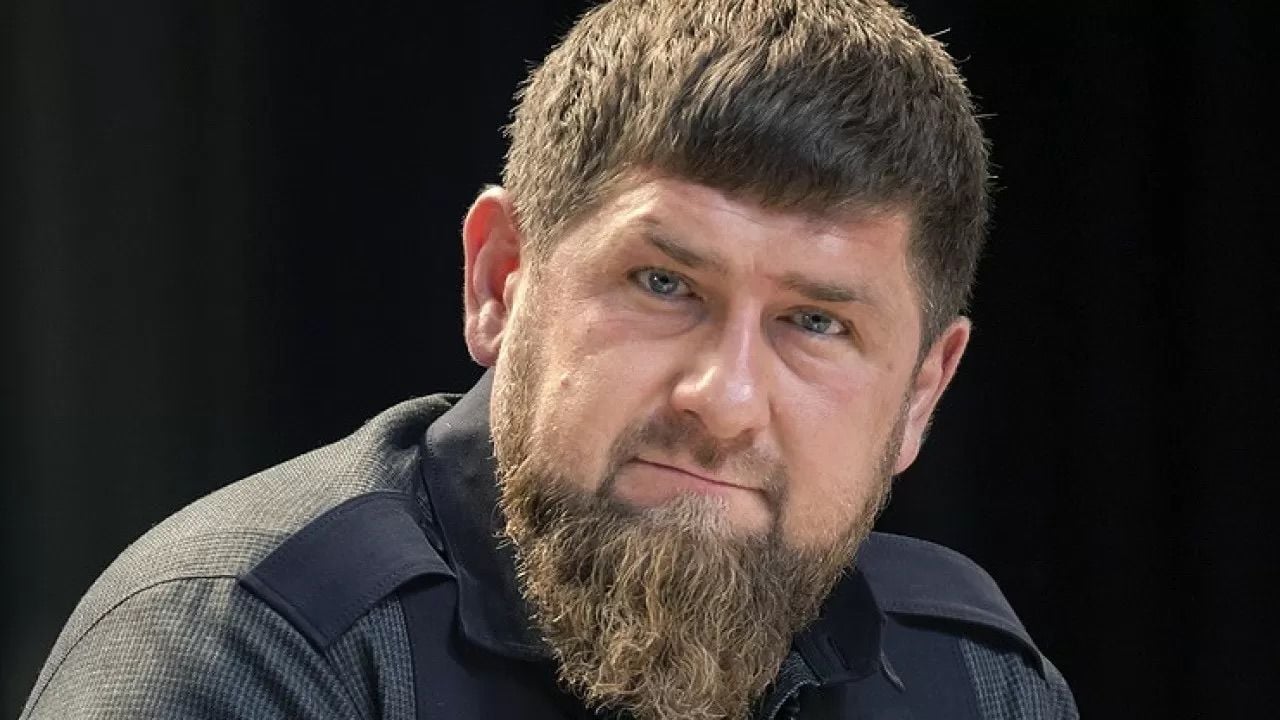Кадыров невнятно попытался опровергнуть болезнь и госпитализацию в Турции, выложив сомнительное фото