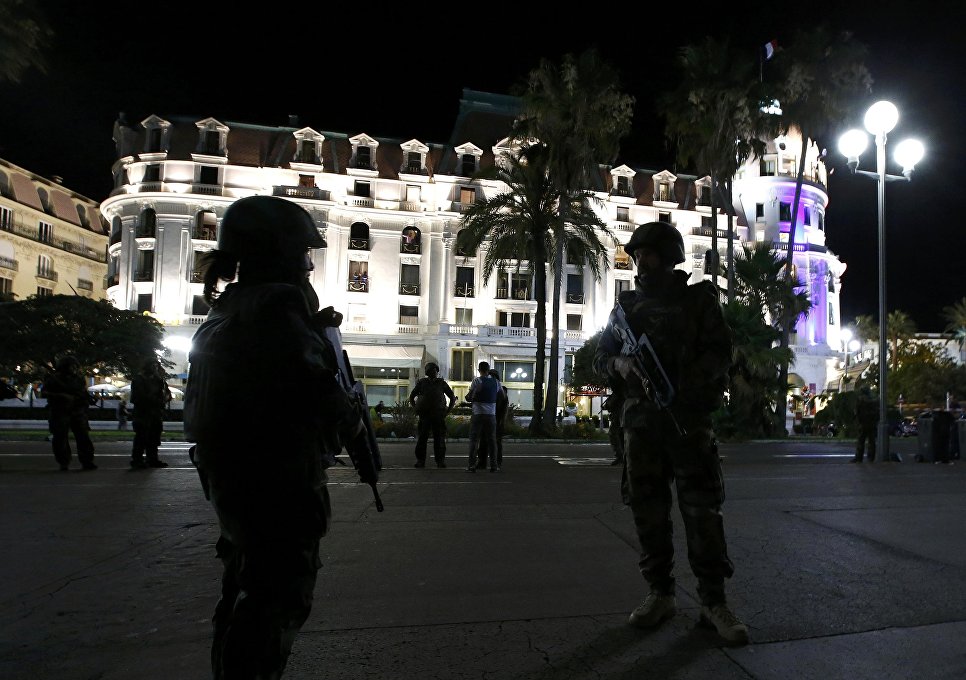 Опубликовано шокирующее видео теракта в Ницце