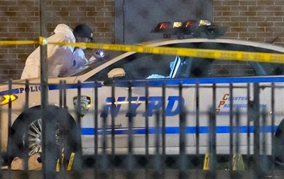 В Нью-Йорке неизвестные расстреляли двоих полицейских