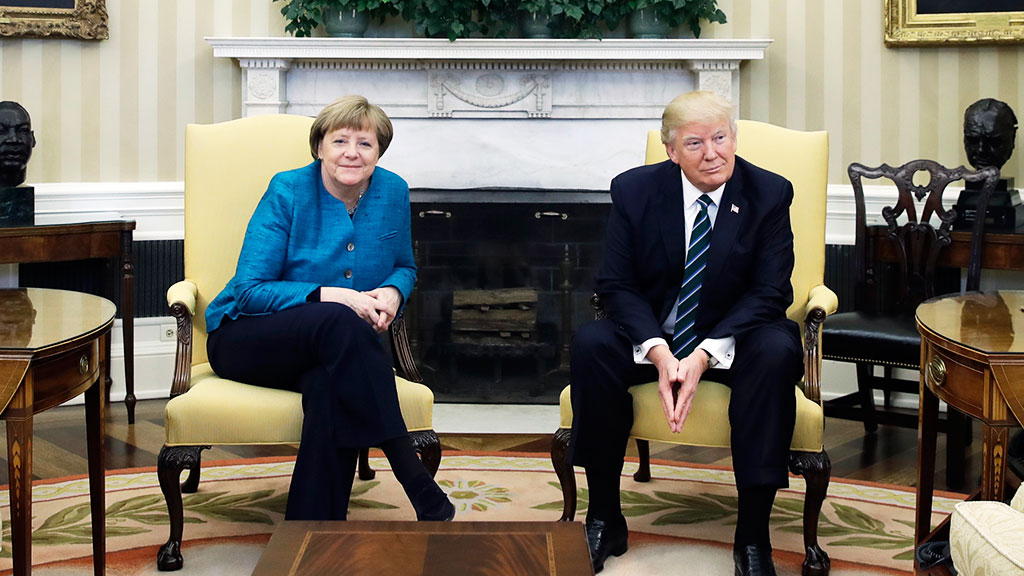 Почему Трамп не пожал руку Меркель? Обратите внимание на очень серьезный факт, - Олег Медведев