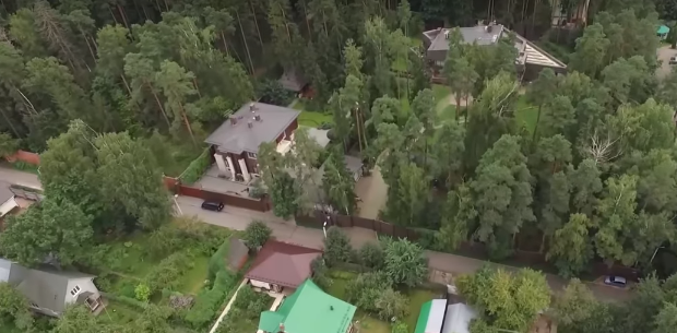 Тайный особняк Януковича в Подмосковье сняли с дрона - видео