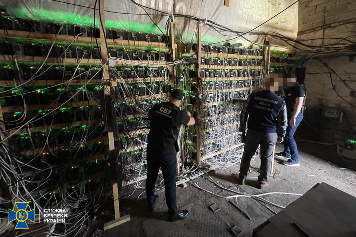 Майнеры криптовалюты в Украине попались СБУ из-за присоединения к электроподстанции