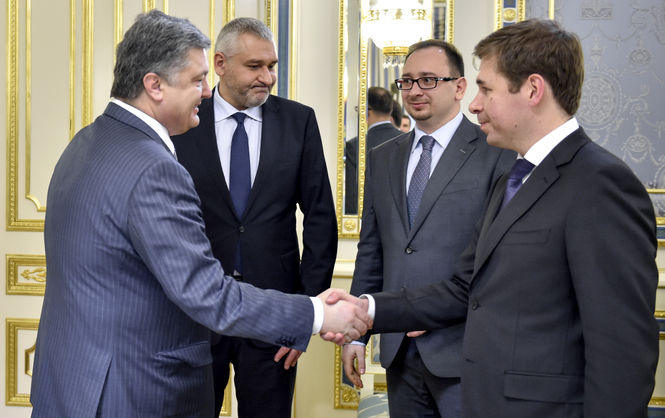 Порошенко готов использовать все полномочия президента для освобождения Савченко