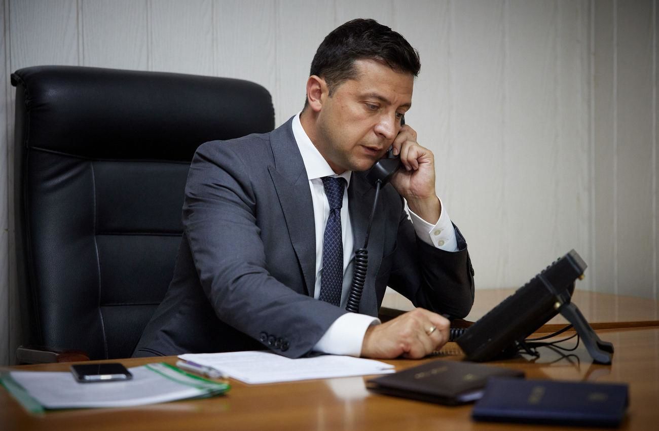 Зеленський визначив трьох осіб, які мають право озвучувати зовнішню політику України