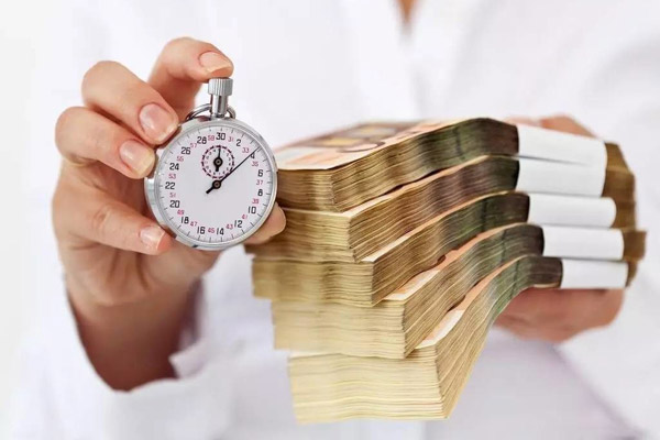 ​Абсолютный рекорд за последние 10 лет: порядком обедневшие россияне ринулись за микрозаймами — подробности