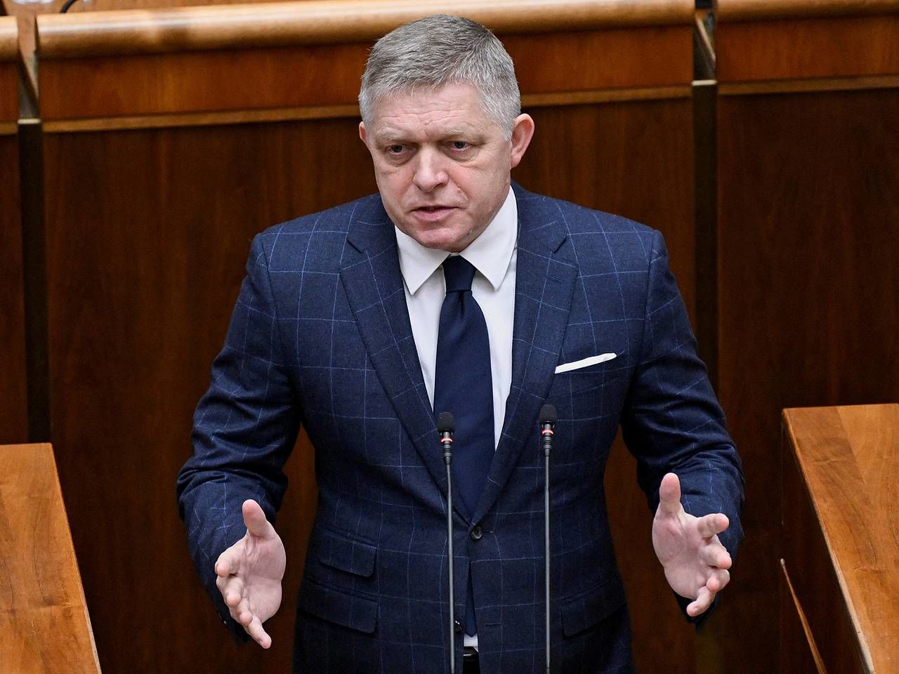 Фицо бьет тревогу из-за возможного срыва участия в параде в Москве – что произошло 
