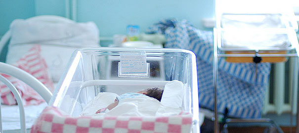 В Запорожской области родился самый крупный ребенок в Украине: в Сети появились фото семикилограммового малыша-рекордсмена - кадры 