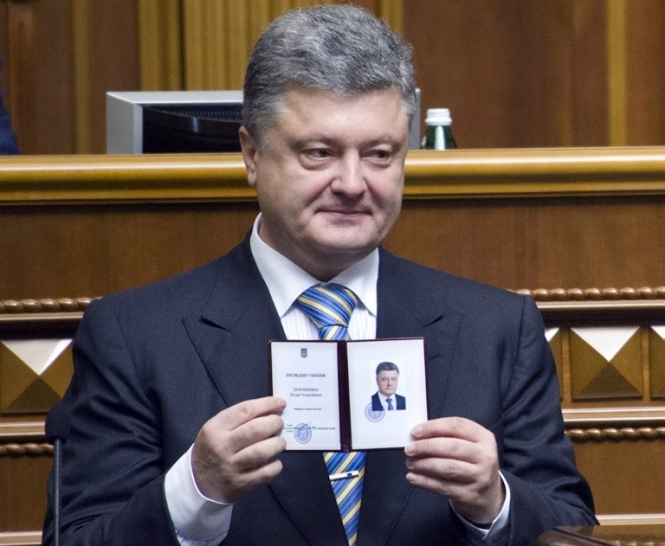 Петр ​Порошенко в 2014 году заработал 368,9 млн грн