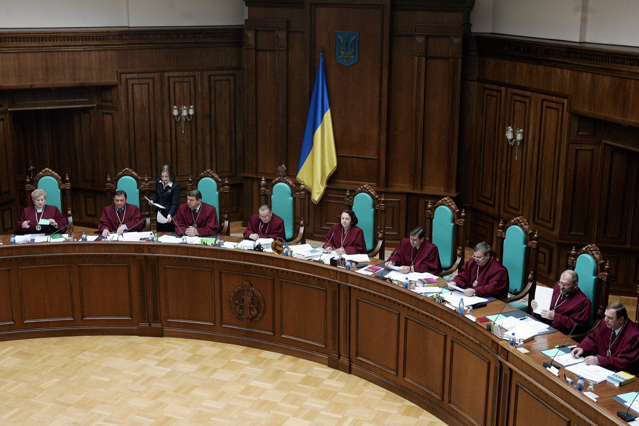 Выборы в ВР могут не состояться: Конституционный суд рассмотрит указ Зеленского 