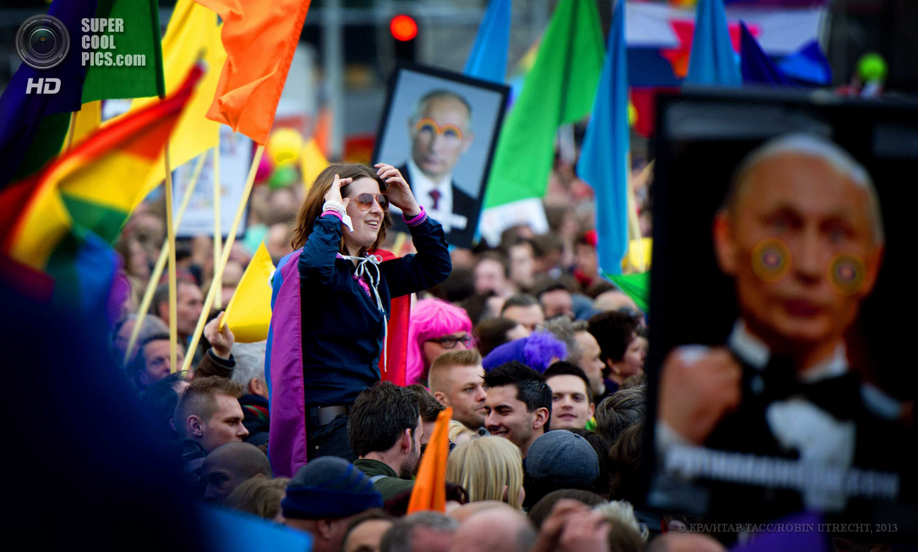 В Питере на акцию вышли ЛГБТ-активисты и оппозиционеры