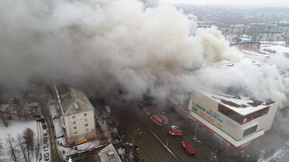 Масштабный пожар и гибель 48 людей в ТЦ Кемерово: российские телеканалы поразили Сеть циничной реакцией