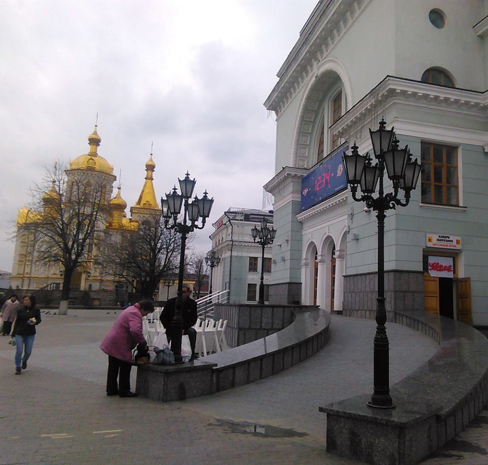 ​Ночь в Донецке прошла под звуки выстрелов орудий, - администрация