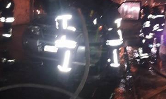 “Два п*****са кинули коктейль Молотова в машину Резвого! Полмашины сгорело!” – в Одессе неизвестные сожгли джип лидера “Автомайдана” Резвушкина