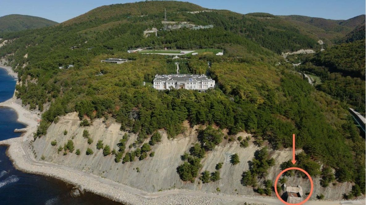 Журналісти The Business Insider показали секретний бункер Путіна на березі Чорного моря