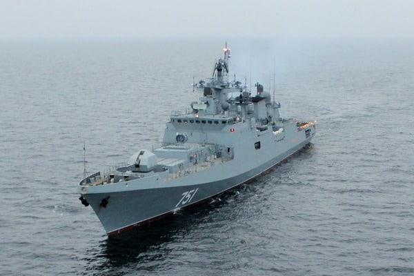 Игра мускулами: самый современный корабль российского флота вплотную приблизился к берегам Латвии