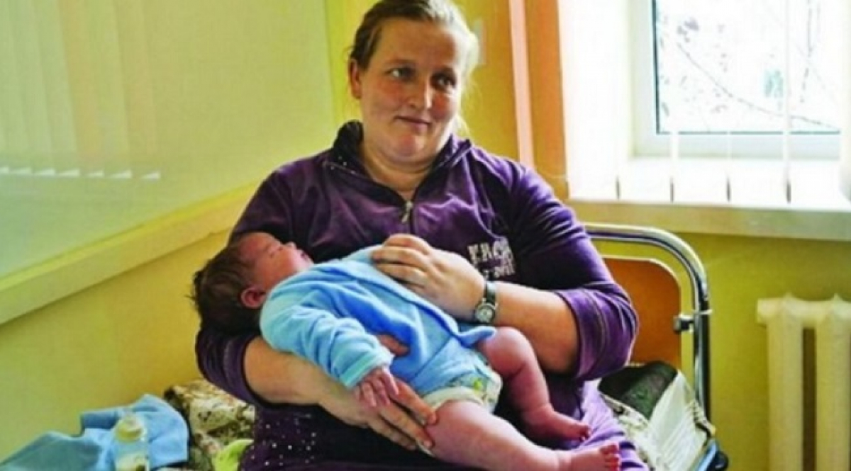 В многодетной семье из Тернополя родился необычный "четырехмесячный" мальчик