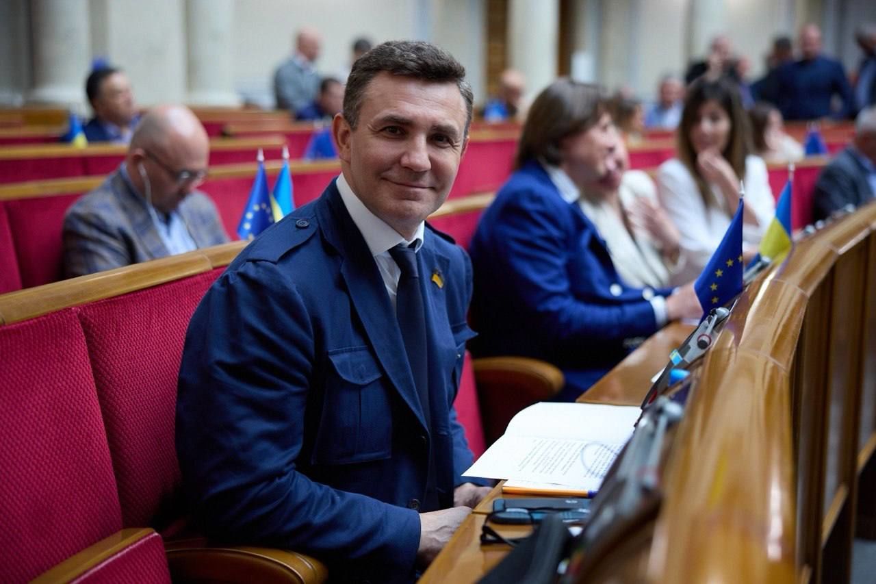 "Схемы" раскрыли источники 10-миллионного залога за нардепа Тищенко