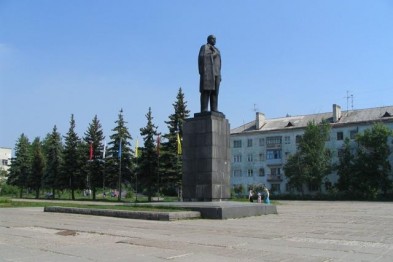 В Донецкой области ликвидировали два памятника коммунистическим вождям