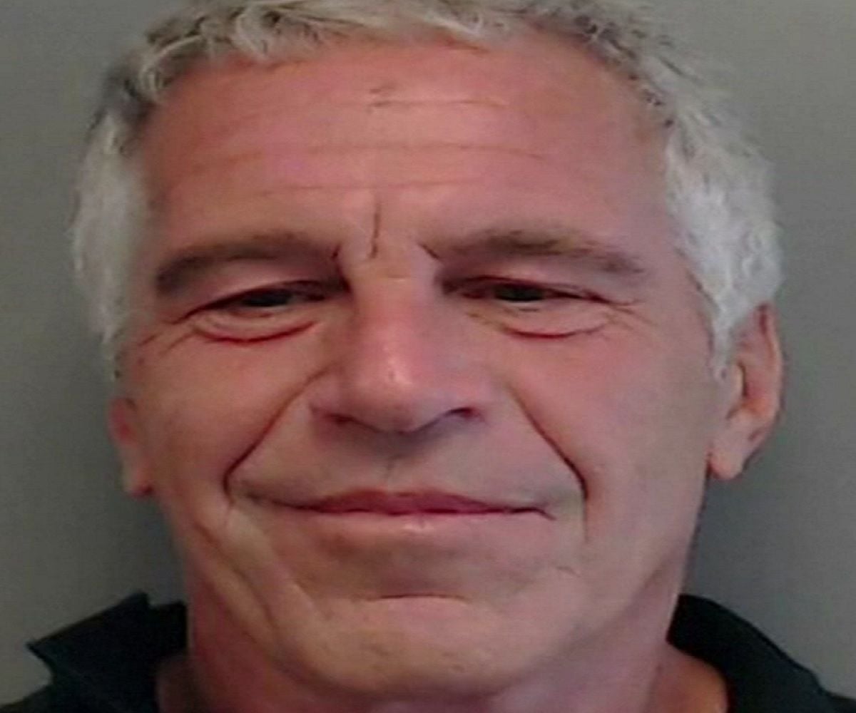 Эпштейн перевел более 237 тысяч долларов семье Пожидаевой, писавшей о работе отца на ФСБ