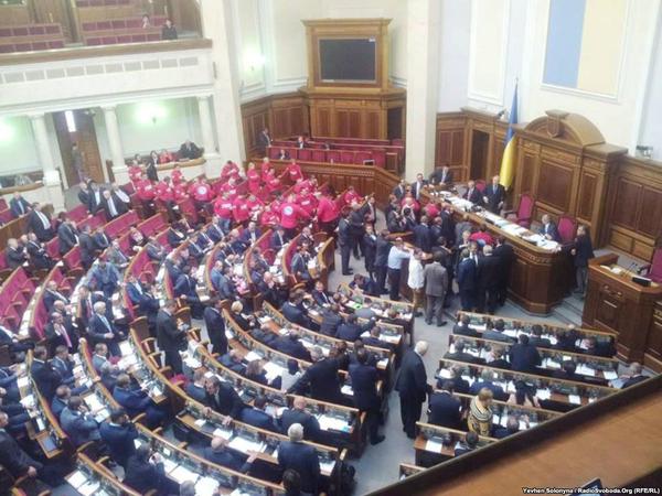 ​Ляшко – Гройсману: прекратите порнографию в Раде и выясните, почему не поддерживаются законопроекты
