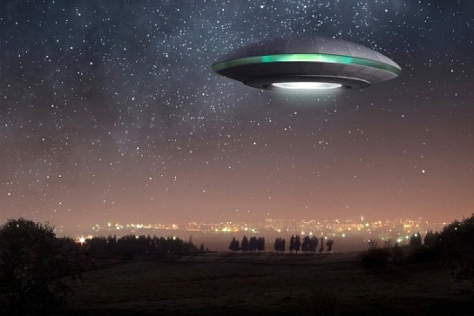 Инопланетяне высадились в Уэльсе: очевидцы рассказали о появлении светящегося НЛО – видео