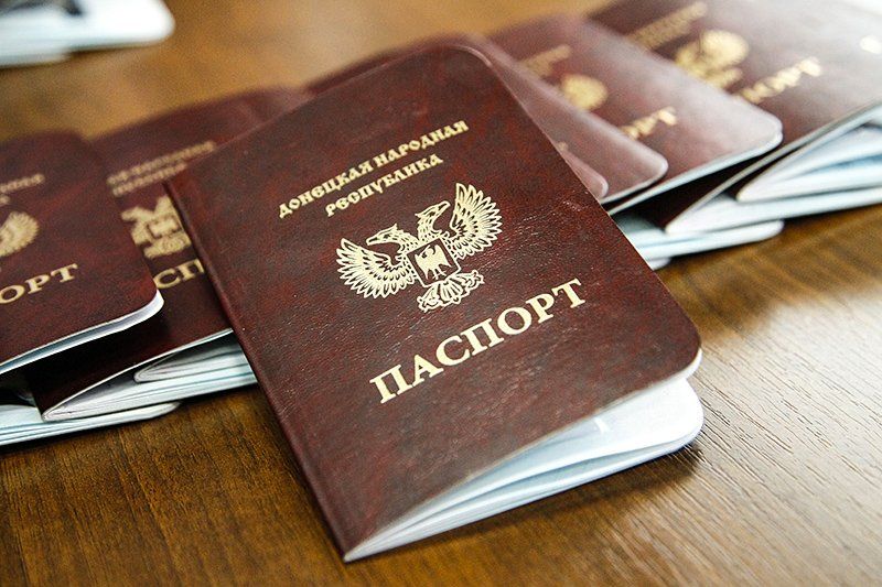 Кремль заметает следы: российским наемникам, воюющим на Донбассе, массово выдают "паспорта" "Л/ДНР" - разведка
