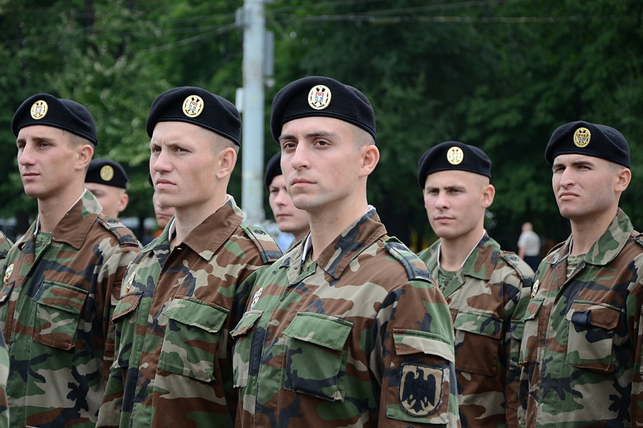 Додон в ярости: правительство Молдовы отменило запрет на участие военнослужащих в учениях Rapid Trident - 2017 в Украине
