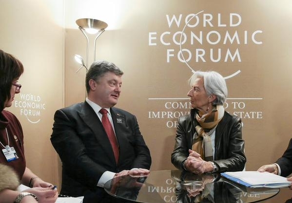 Президент Порошенко и его команда достигли определенного прогресса, Украина вскоре получит очередной транш от МВФ – Лагард