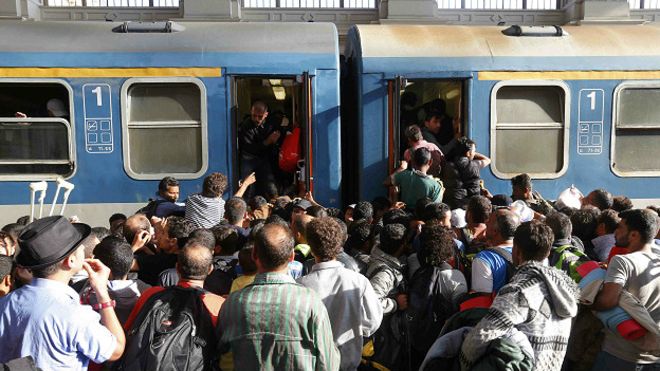 Из-за нелегалов в Венгрии парализована железная дорога