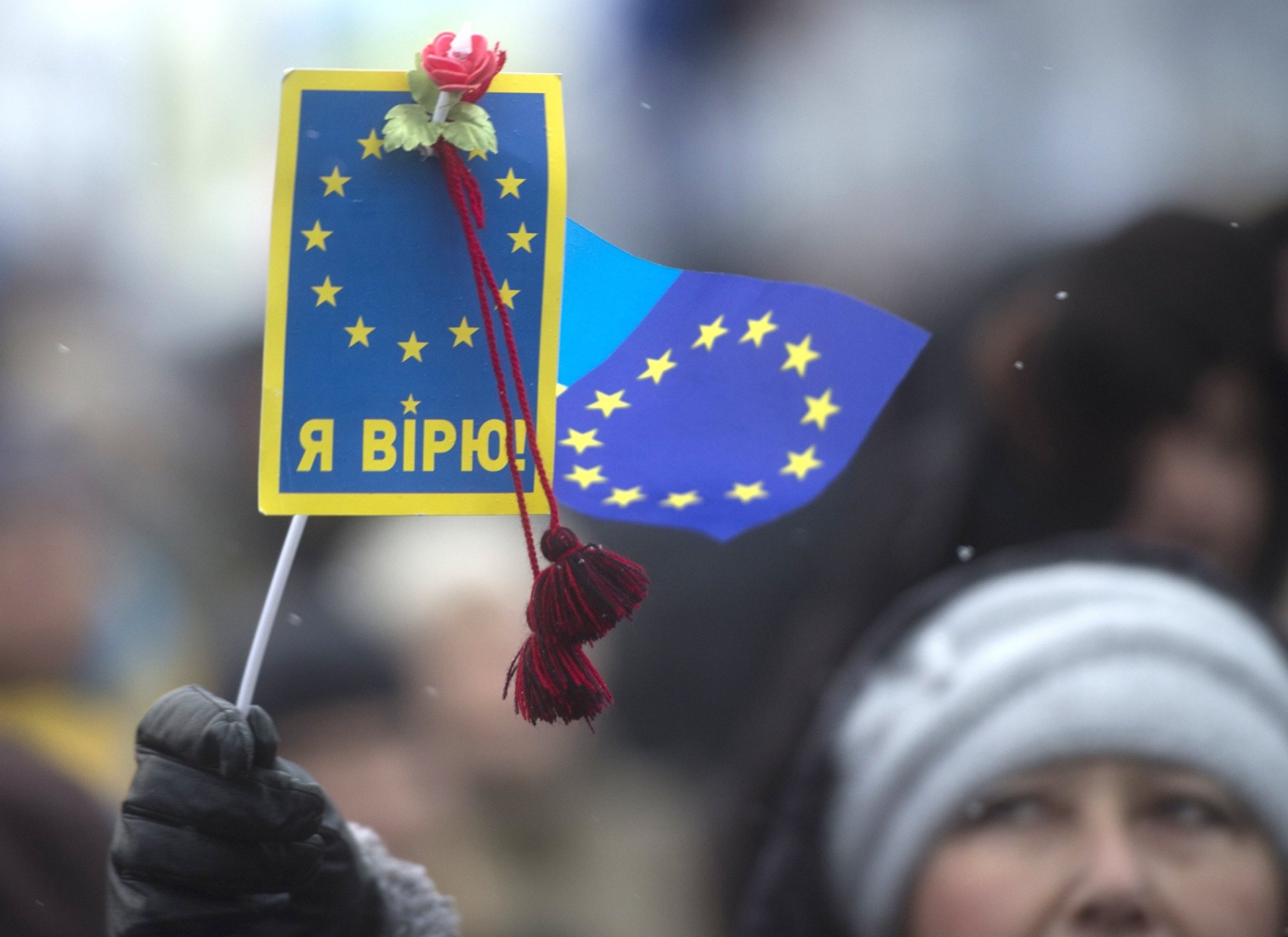 В ЕС напомнили о борьбе со взяточничеством и сообщили, когда ждут запуск антикоррупционного суда в Украине