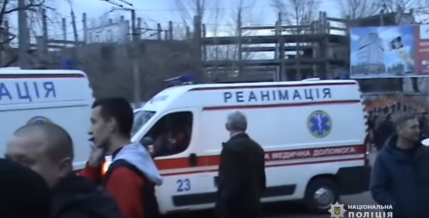 Итоги акции радикалов в Черкассах: ранения получили больше десяти силовиков, среди них глава полиции области – кадры