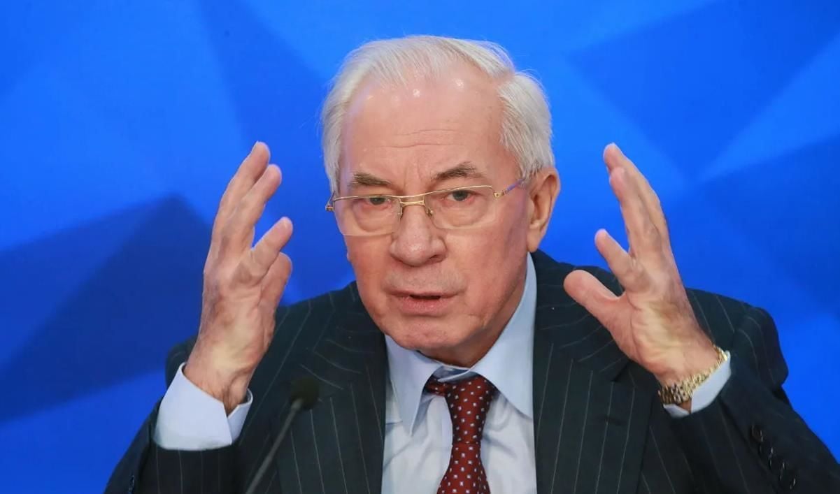 Сеть смеется над новым заявлением Азарова про Украину
