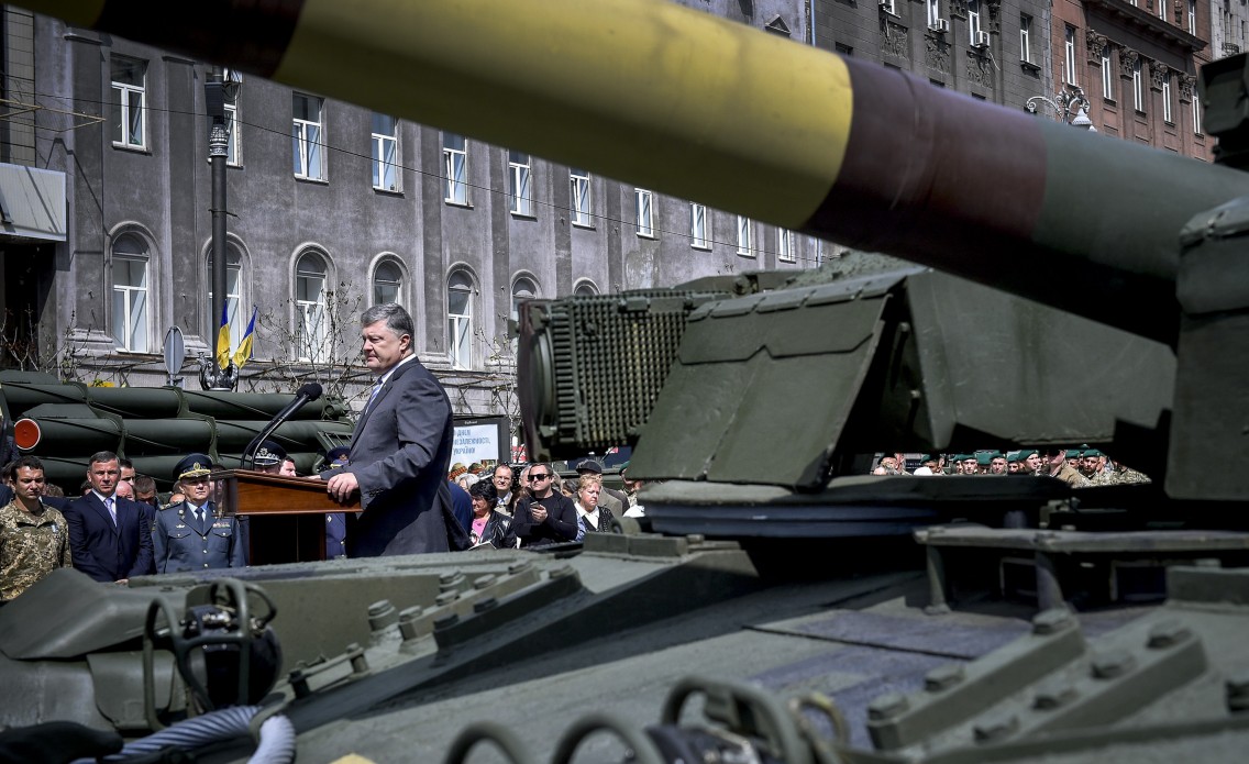 Начинаем программу по оружейно-технической модернизации армии до уровня 21-го века – Президент Украины