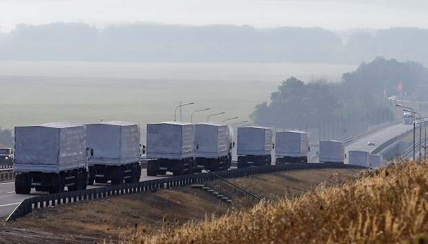 СНБО: В Донбасс незаконно въехало 950 грузовиков гуманитарного конвоя