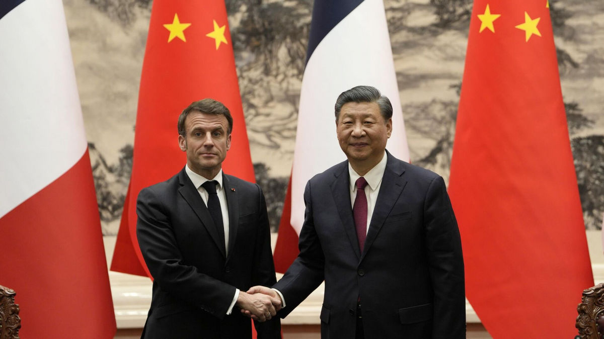 ​Франция оказывает давление на Китай из-за Украины: Си едет в Париж - СМИ